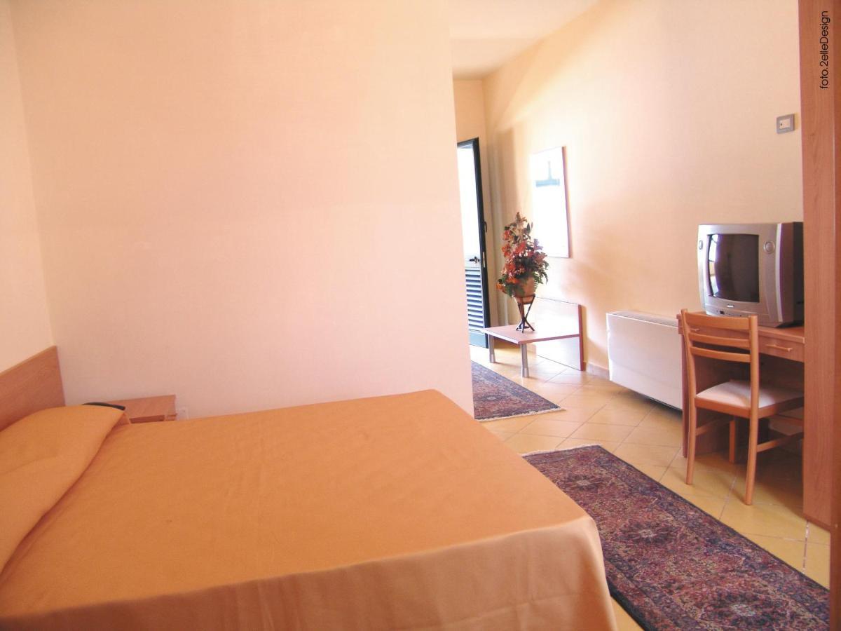 Laurito Resort & Spa أوريا المظهر الخارجي الصورة